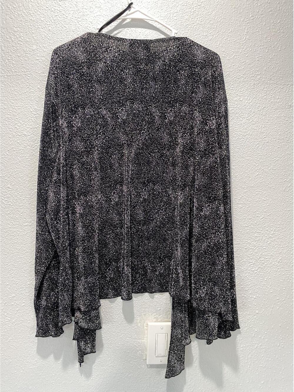 Anna Maxwell Black and White 2X Lightweight Open Cardigan